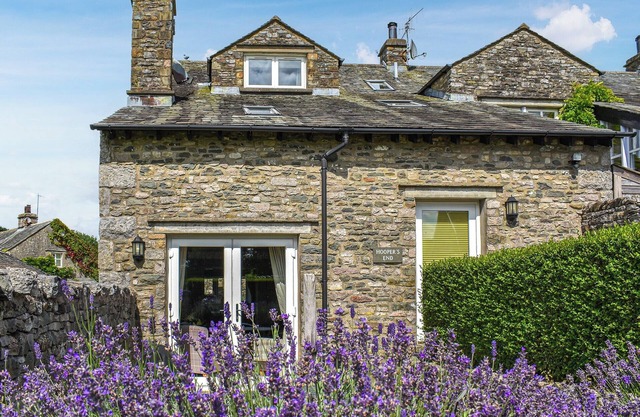 4 bedroom accommodation in Sedgwick, near Kendal
