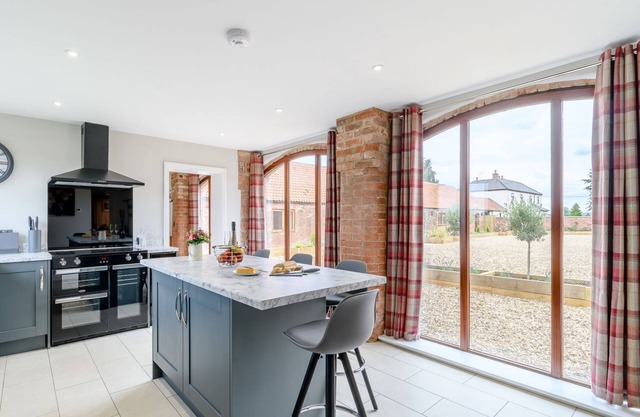4 bedroom accommodation in East Stoke, near Newark