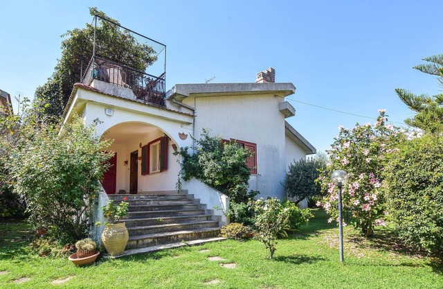 4 bedroom accommodation in Davoli