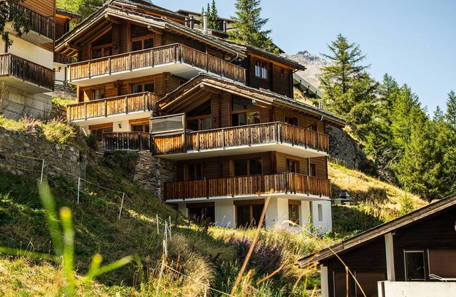 4-Bedroom Alpine Chic Escape at Chalet Mouton in Saas-Fee!