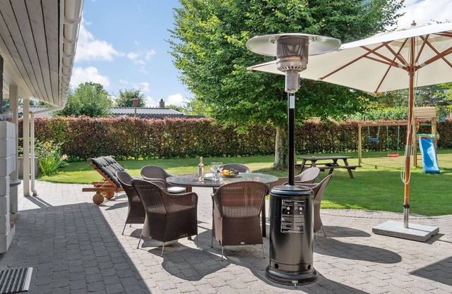 4 bedroom amazing home in Kirke Hyllinge