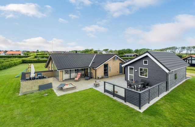 4 bedroom amazing home in Vinderup