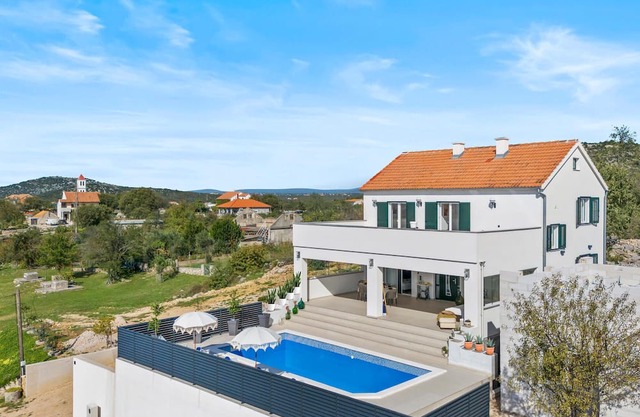 4 bedroom amazing home in Vodice