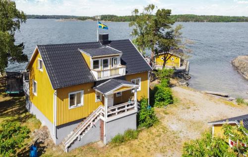 4 Bedroom Amazing Home In Sorunda