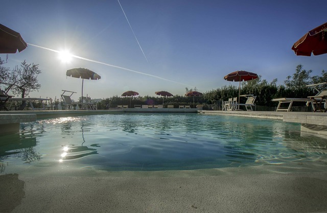 4 bedroom apartment with pool ideal for large families or small groups Tuscany