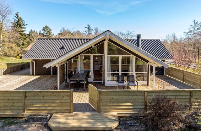 4 bedroom awesome home in Ebeltoft