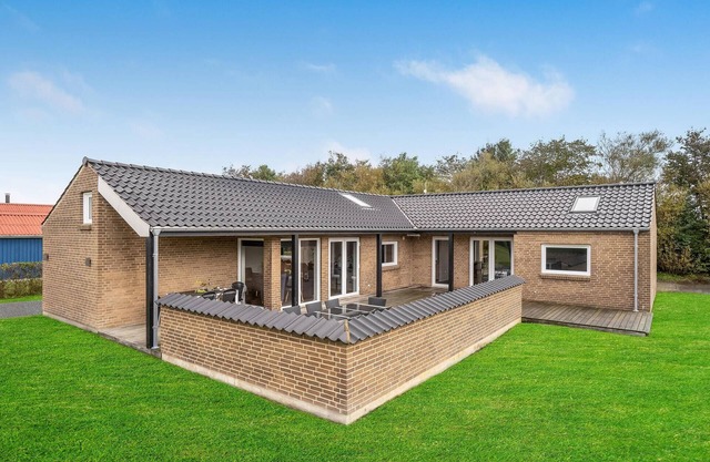 4 bedroom awesome home in Vinderup
