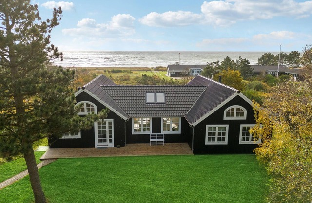 4 bedroom awesome home in Knebel