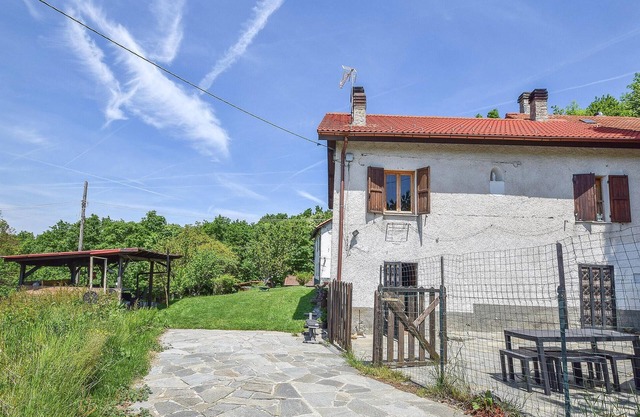 4 bedroom beautiful home in Tiglieto
