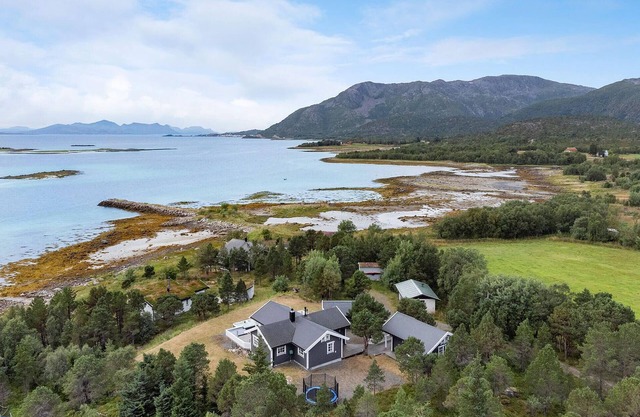 4 bedroom beautiful home in Lødingen
