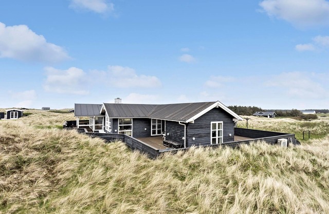 4 bedroom beautiful home in Løkken