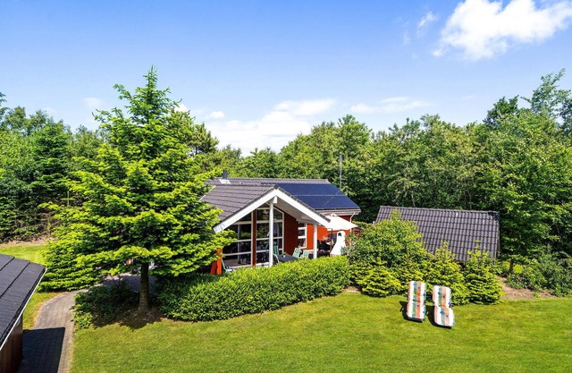 4 bedroom beautiful home in Oksbøl