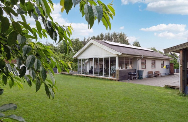 4 bedroom beautiful home in Oksbøl