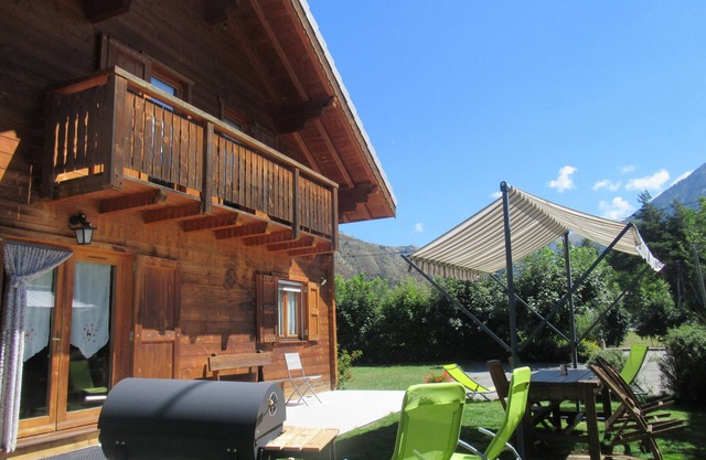 4-bedroom chalet in the mountains, Ancelle on the edge of the Parc des Ecrins