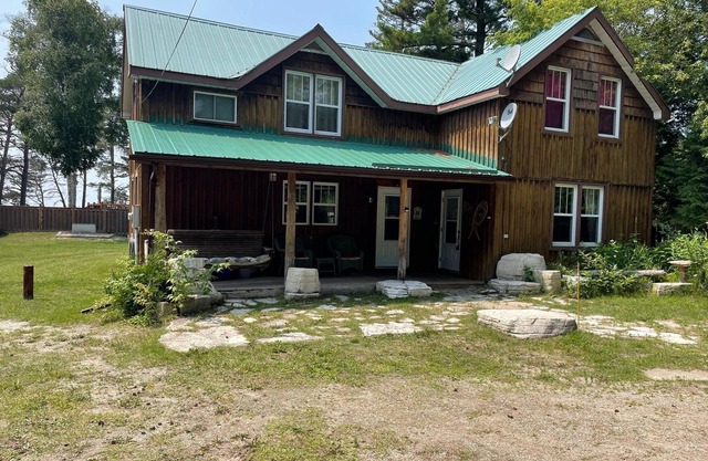 4 Bedroom Cottage On Manitoulin Island- Next to the Longest Beach on the Island!