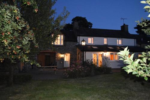 4 bedroom cottage with large garden in Ceredigion Mid Wales