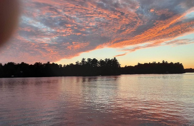 4 bedroom cottage on Six Mile Lake, Muskoka