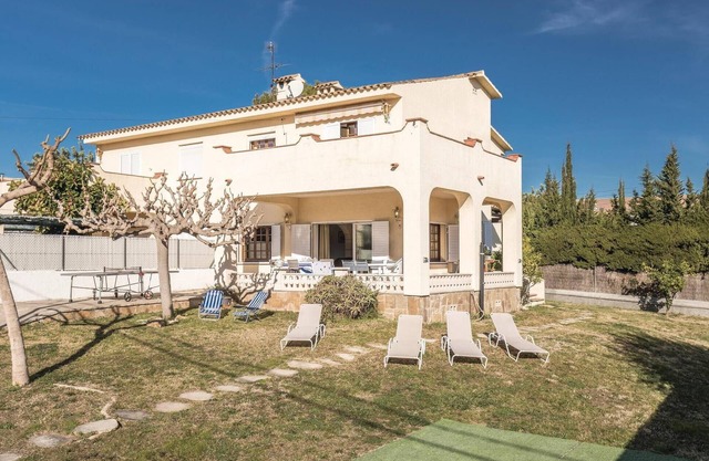 4 bedroom cozy home in Roda de Berà