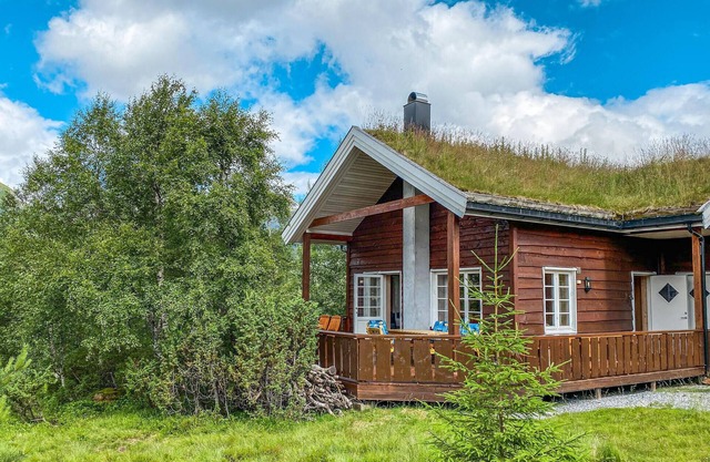 4 bedroom cozy home in Straumgjerde