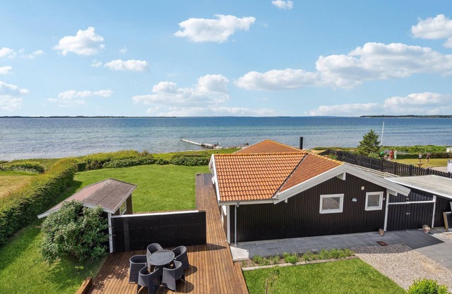 4 bedroom cozy home in Assens