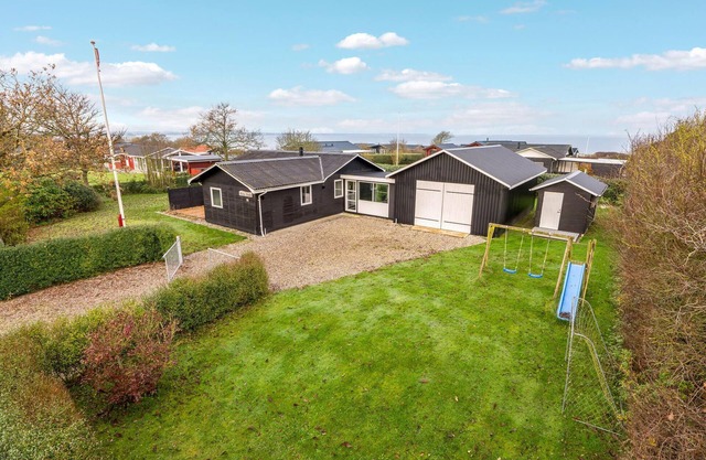 4 bedroom cozy home in Vinderup