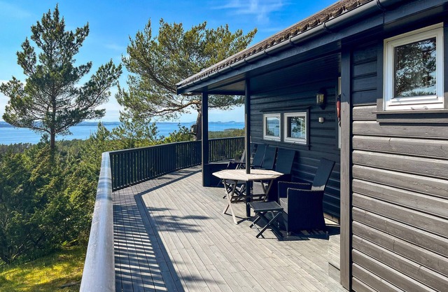 4 bedroom cozy home in Idse
