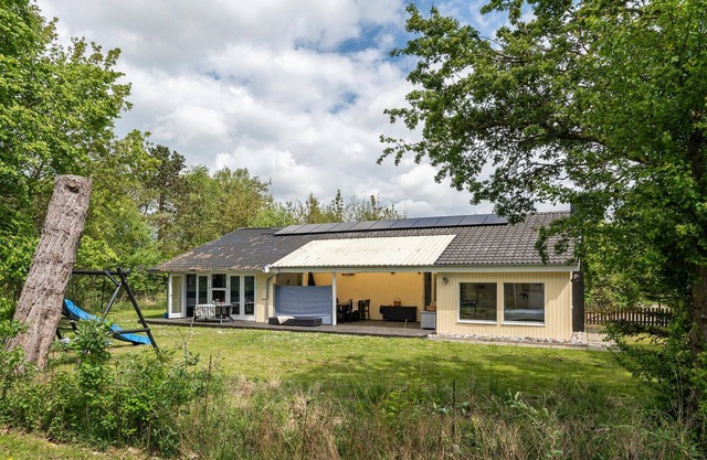 4 bedroom cozy home in Rødby