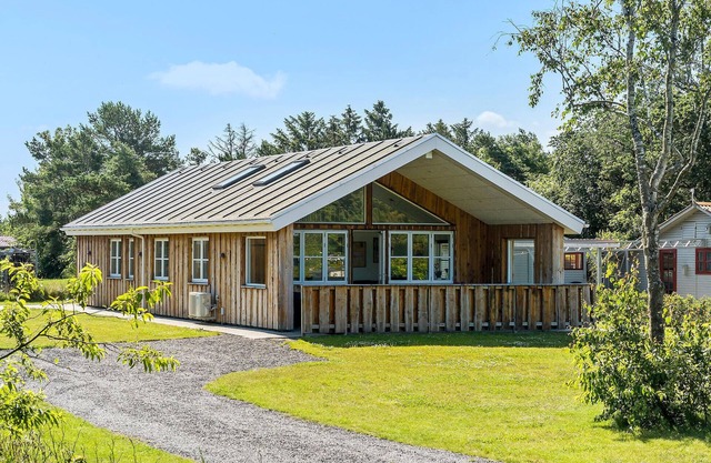 4 bedroom cozy home in Skjern