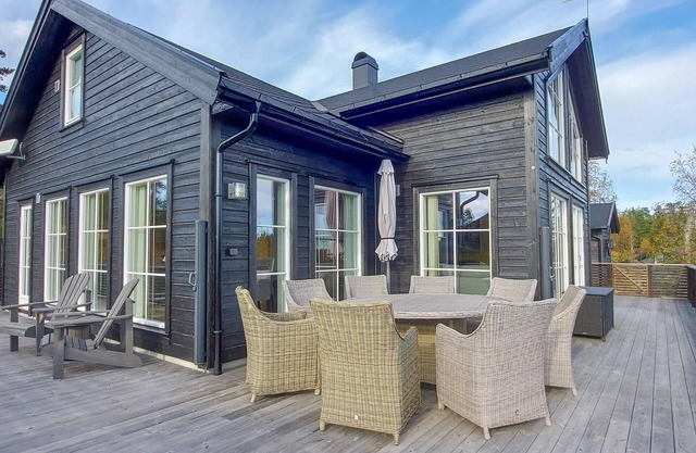 4 bedroom cozy home in Skollenborg