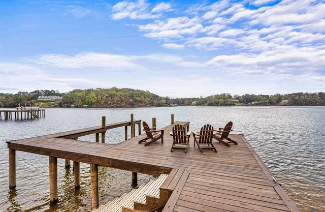 4 Bedroom Dockside Dream on Lake Martin