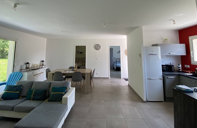 4 bedroom house with garden