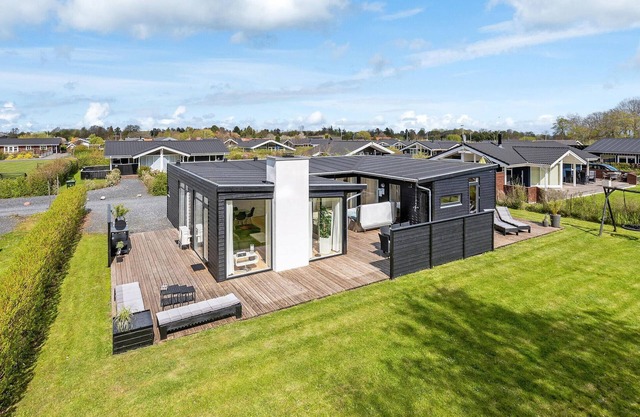 4 bedroom gorgeous home in Juelsminde
