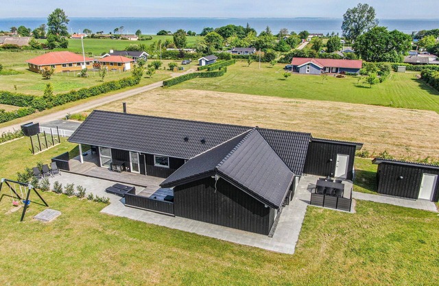 4 bedroom gorgeous home in Nordborg