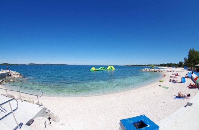 4 bedroom holiday house with private pool in village Sveti Kirin, pet friendly
