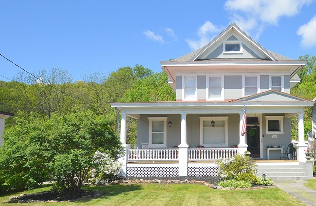 4-bedroom house in historic Berkeley Springs with AC, WiFi & Hot Tub
