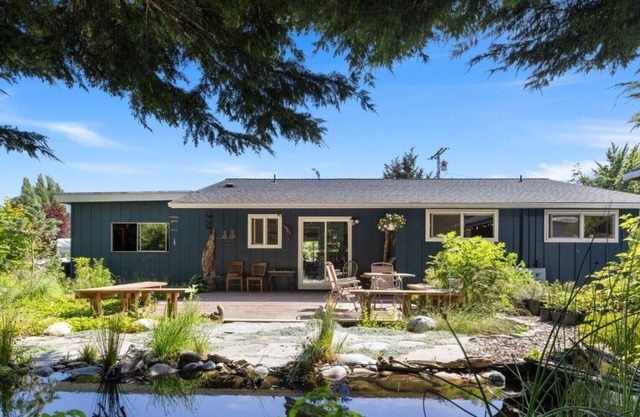 4-bedroom house - Beach Access in enchanting Bellingham with AC, WiFi