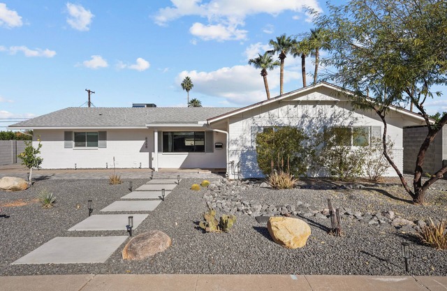 4-bedroom house in brilliant Scottsdale with AC, WiFi, 5mins Fashion Square mall