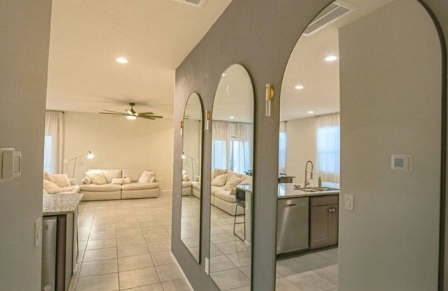 4-bedroom house with Casita!