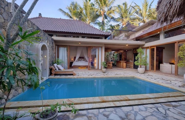 4 Bedroom Infinity Private Pool Villa inclusive breakfast for 8 Person.