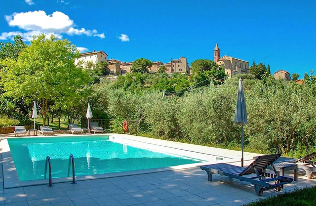 4 bedroom lovely apartment in Paciano