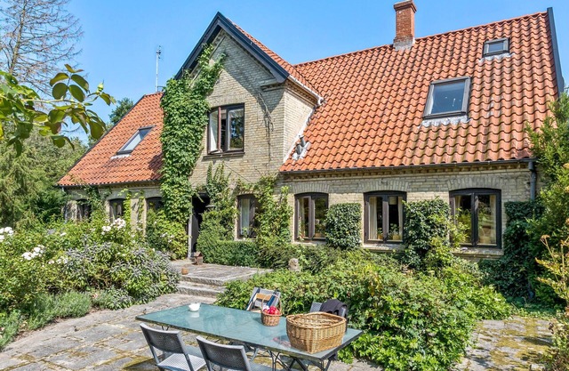 4 bedroom lovely home in Horslunde