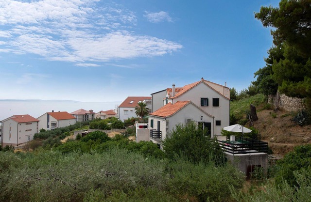4 bedroom lovely home in Podstrana