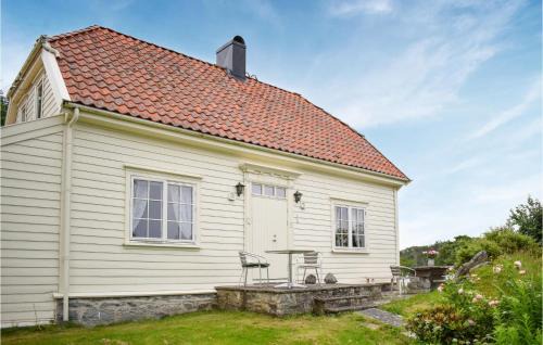 4 Bedroom Lovely Home In Fusa