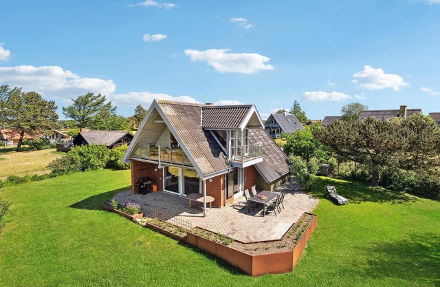 4 bedroom nice home in Assens