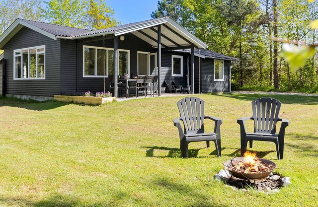 4 bedroom nice home in Ebeltoft