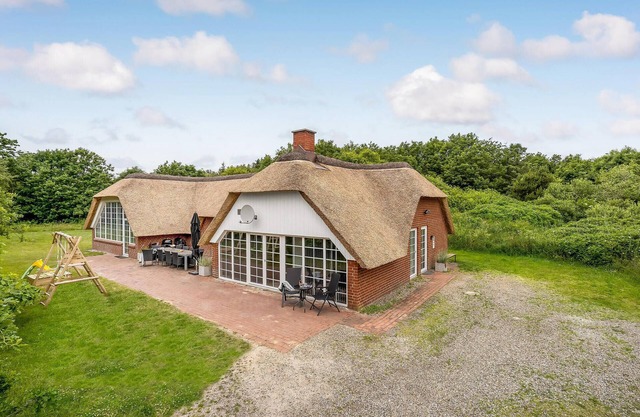 4 bedroom nice home in Ulfborg