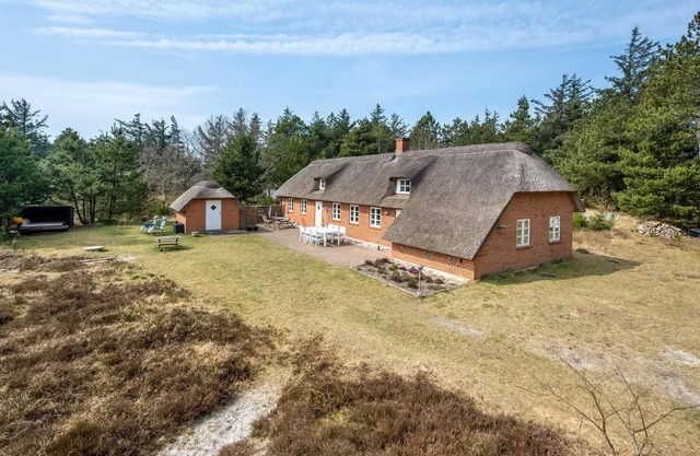 4 bedroom nice home in Ulfborg