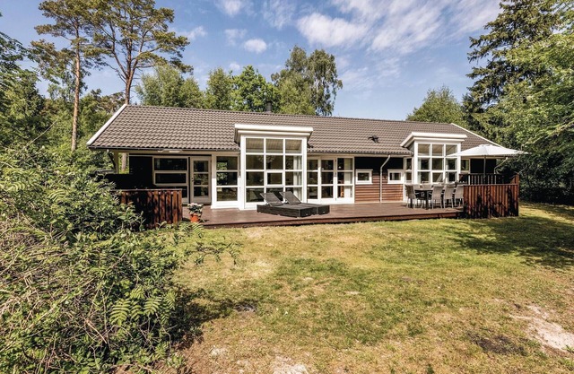4 bedroom nice home in Hasle