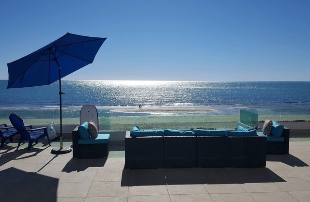4 bedroom ocean front house in Las Conchas