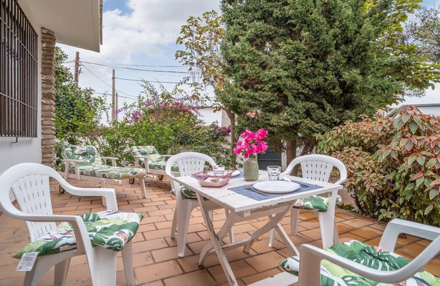 4 bedroom pet friendly home in Palmones